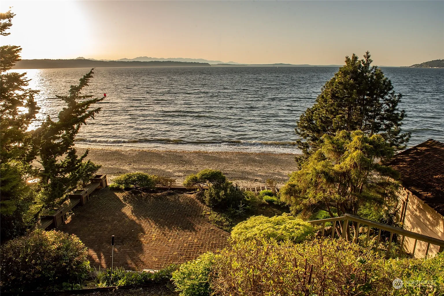 16739 Maplewild Avenue SW photo 1