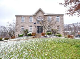 839 Emerald Dr, New Kensington, PA 15068