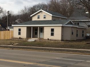 332 8th Ave, Baraboo, WI 53913