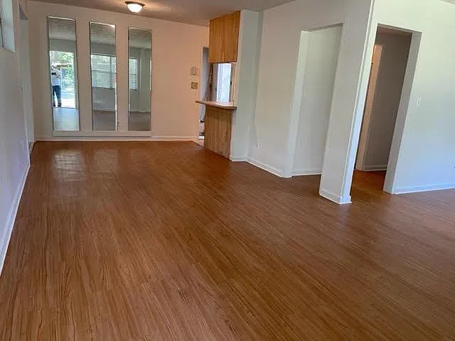 1524 NE 8th St — Photo 3