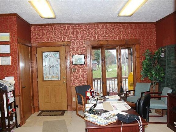 4th image of 315 E Main St