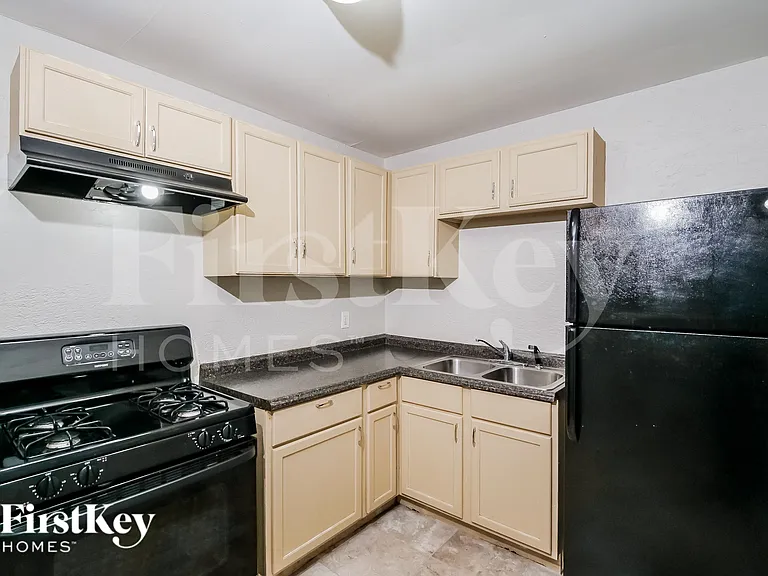 4315 Standish Dr — Photo 7