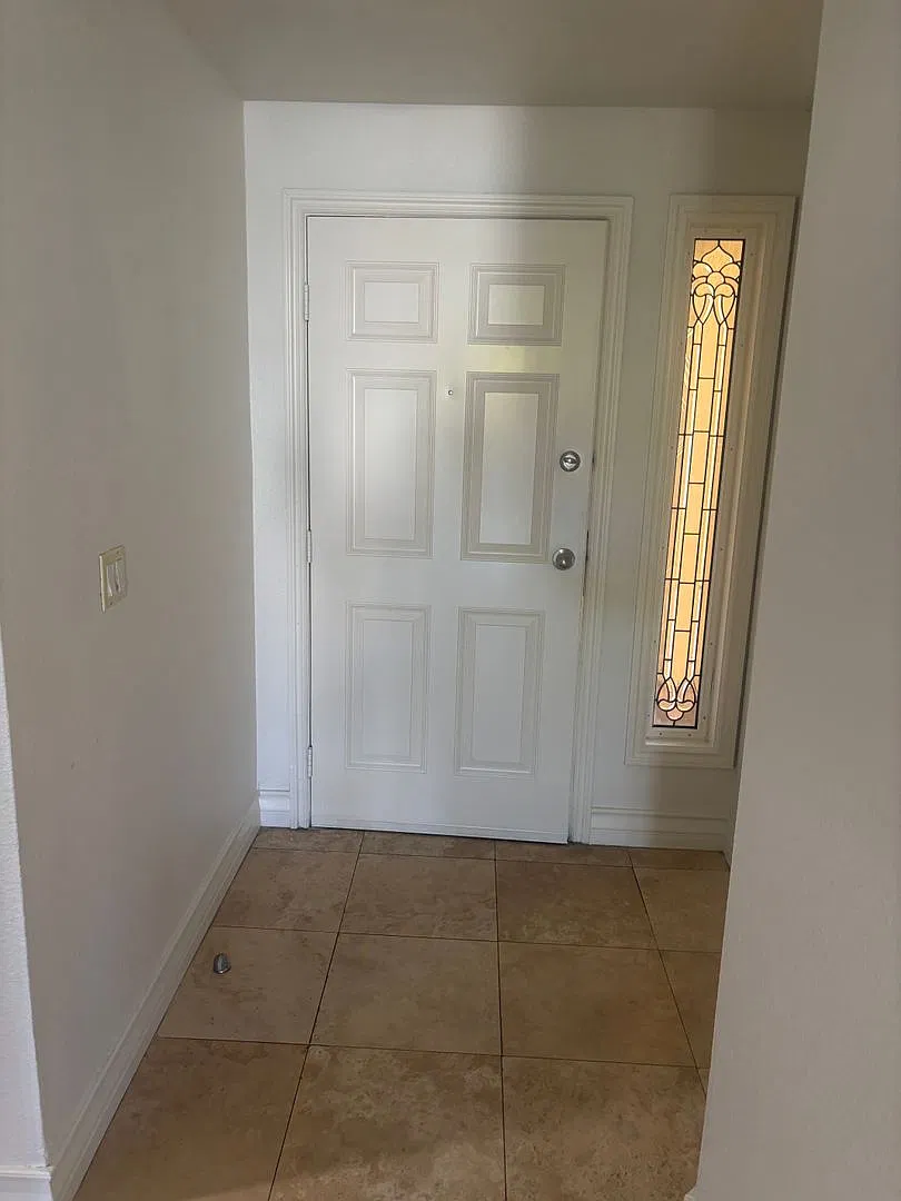 Freshly Updated Unfurnished 2 Bed | 2 Bath Condo w/ MSG Sphere View (New Pictures Coming Soon) — Photo 1