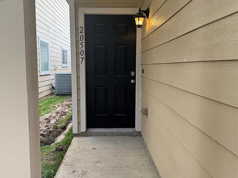 20507 Providence Point Dr — Photo 2