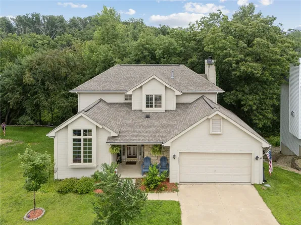 3322 Riverside Dr NE, Cedar Rapids, IA 52411