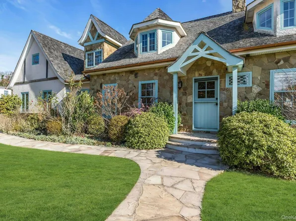 249 Gerritsen Avenue, Bayport, NY 11705