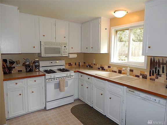 5th image of 8402 123rd St E