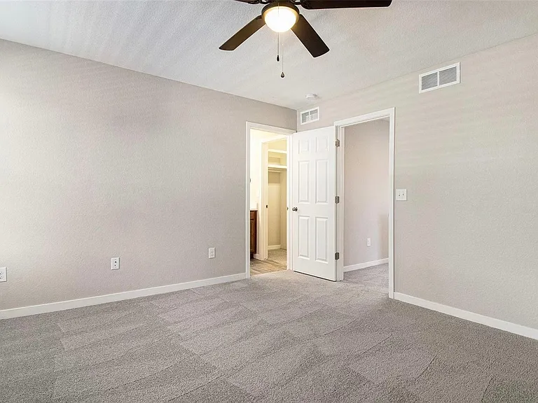 2 Large bedrooms.