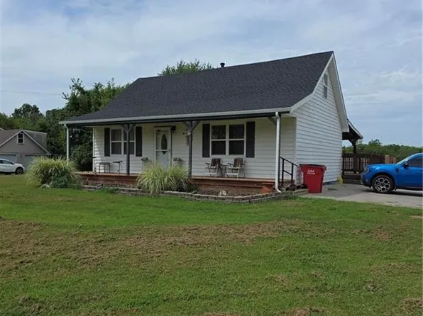 410 N Carrico Rd, Lone Jack, MO 64070