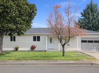 2816 Duell Ave, Medford, OR 97501