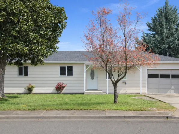 2816 Duell Ave, Medford, OR 97501