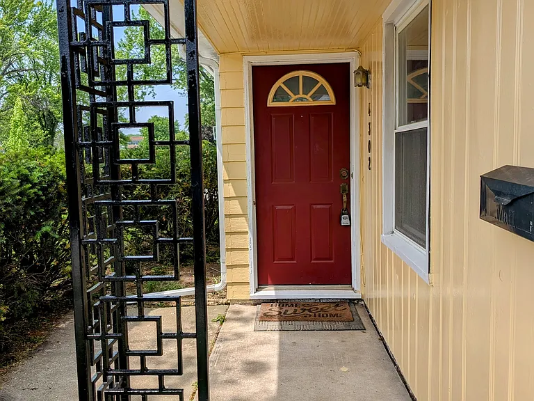 4302 Mandalay Ave — Photo 10