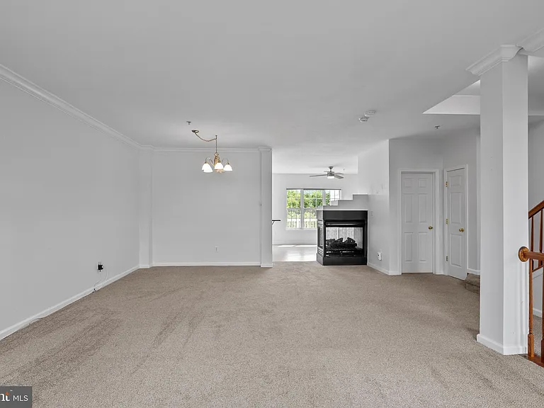 206 Heathwalk St #B — Photo 6