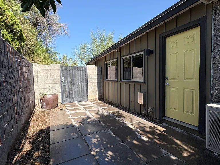 2126 S La Rosa Dr #1 — Photo 11