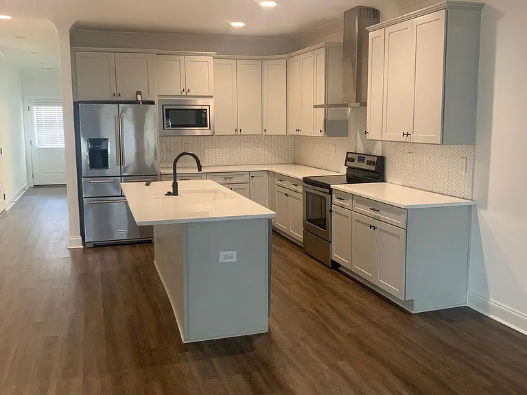 509 Cloverdale Dr — Photo 4