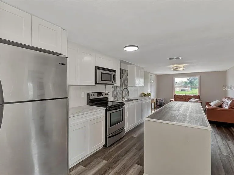304 San Carlos Ave #B — Photo 9