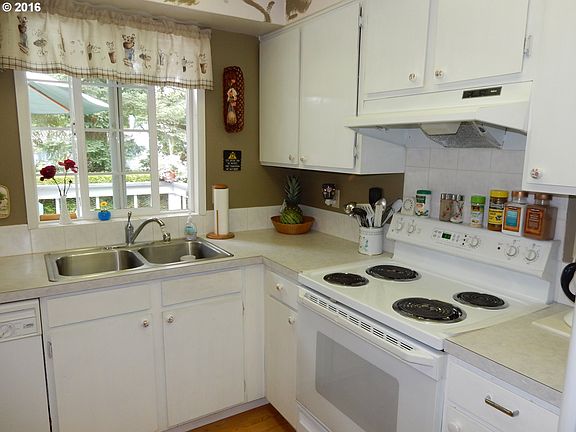 4th image of 13012 NE 7th St