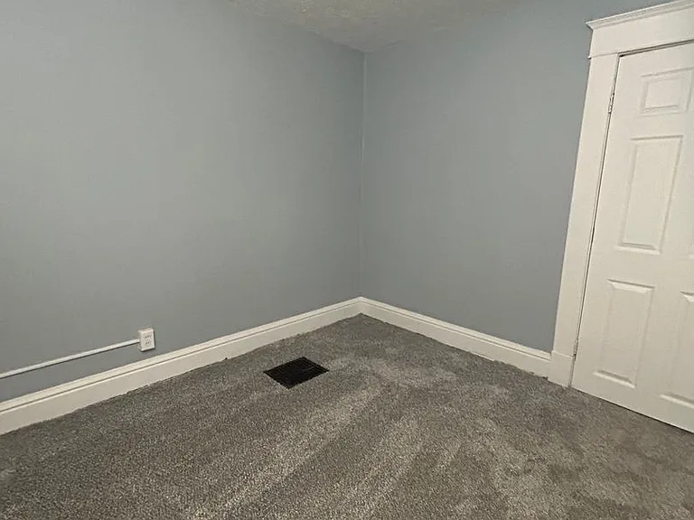 614 N Michigan St — Photo 13