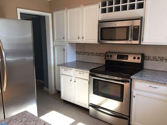 Kitchen - Granite Counter Tops!!!