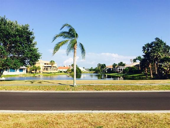 3rd image of 1425 Alhambra Dr