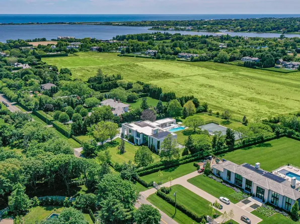 200 Rose Hill Rd, Water Mill, NY 11976