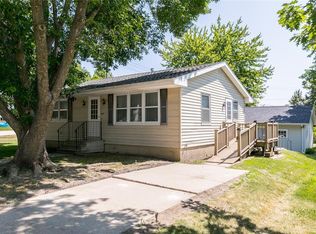 406 Broadway St, Springville, IA 52336