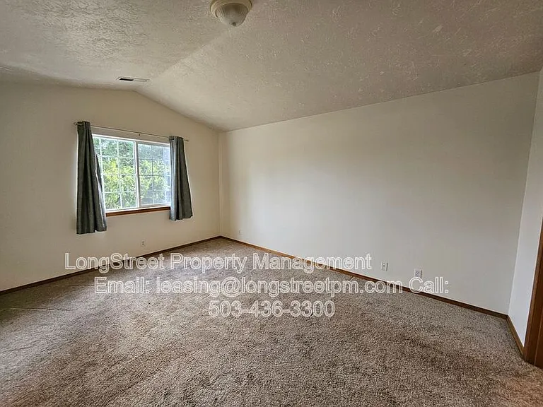 7445 SE Crystal Springs Blvd — Photo 17