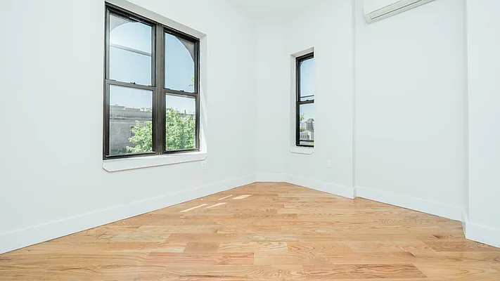Rented by Nooklyn NYC LLC | media 21