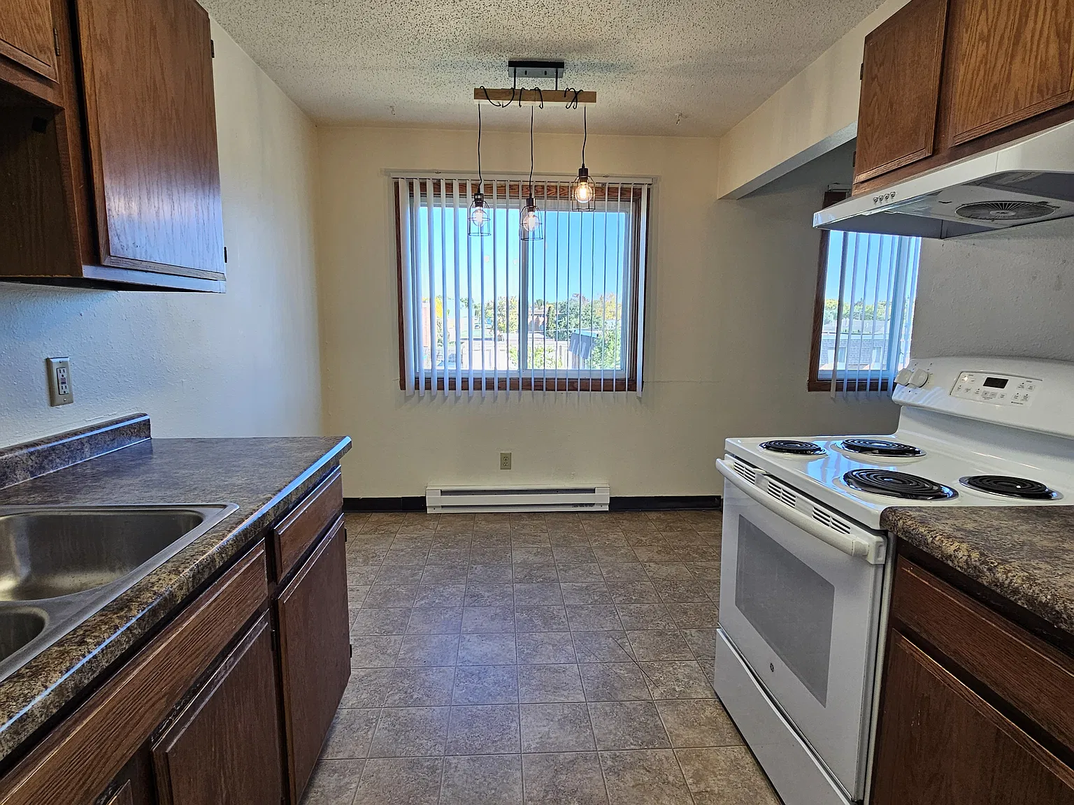 2 bed, 850 sqft, $775 — Photo 3