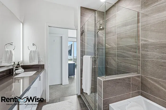 594 Hudson Ave — Photo 22