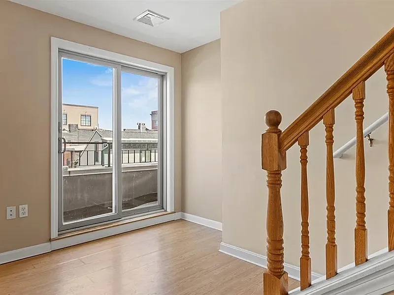 2 bed, 2.0 bath, 1029 sqft, $1,690 — Photo 4