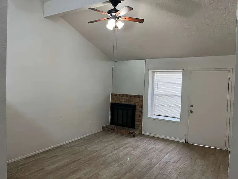 141 N Troy Ave #A — Photo 3