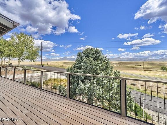 3rd image of 4920 N Badger Rd