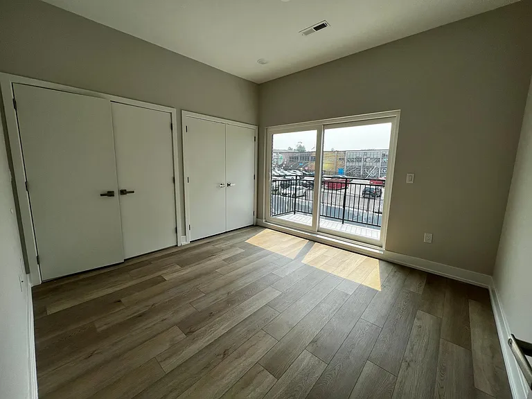 719 N 35th St #6 — Photo 11