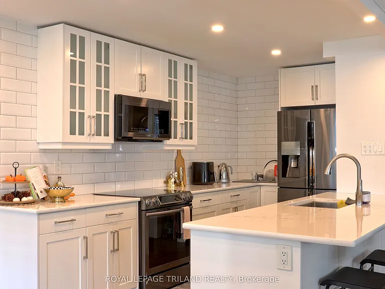 500 Talbot St #803 — Photo 4