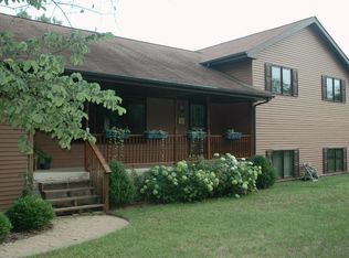 5950 Yale Bridge Rd, Rockton, IL 61072