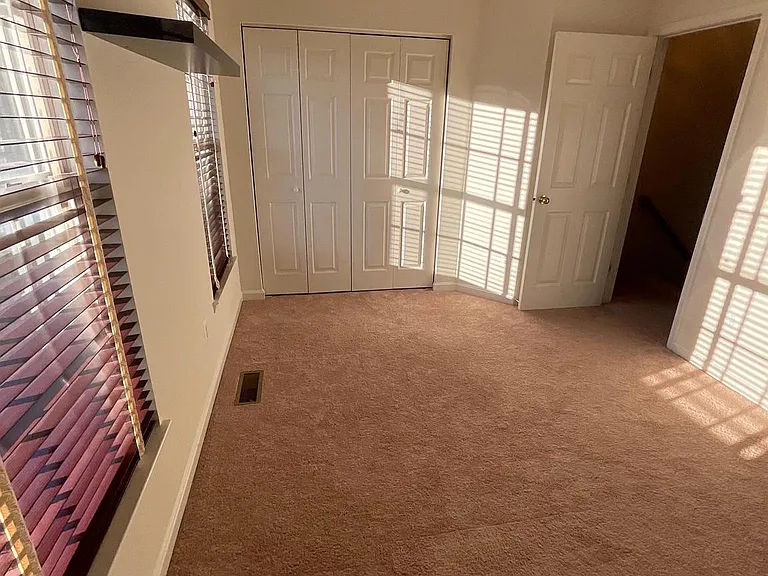 42793 Pilgrim Sq — Photo 11