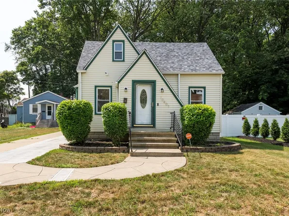 10401 Manoa Ave, Brooklyn, OH 44144