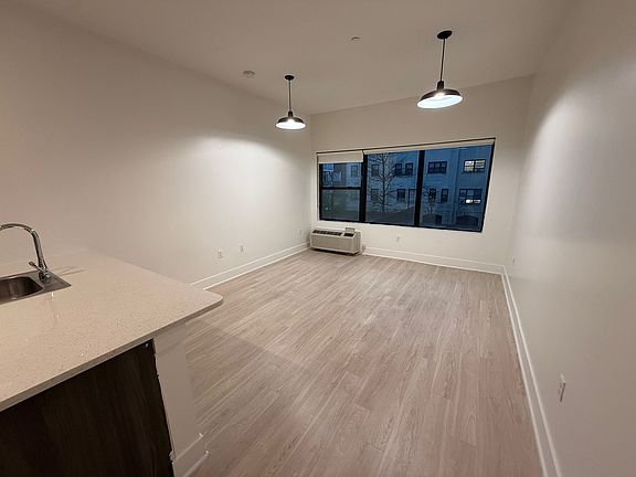 3rd image of 278 Fairmount Ave #206