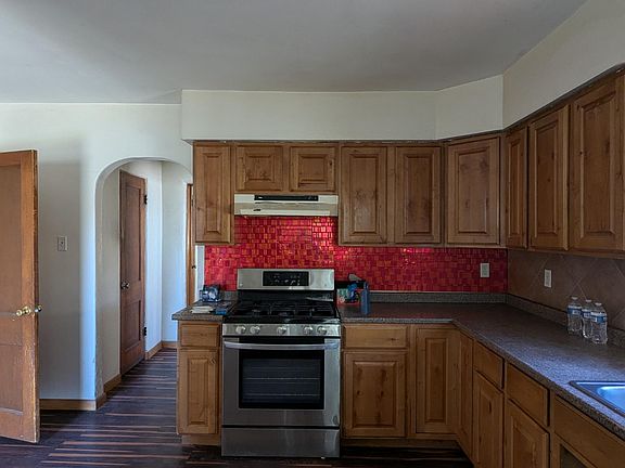 5th image of 1023 Arno St NE