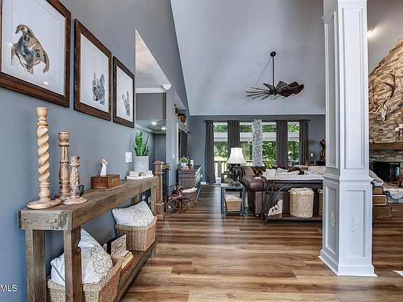 3rd image of 108 Oligi Ln