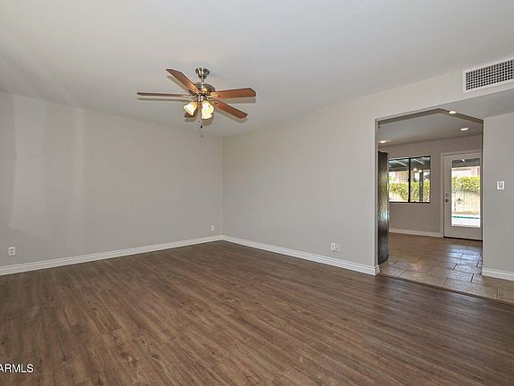 5th image of 352 E BEATRYCE Street