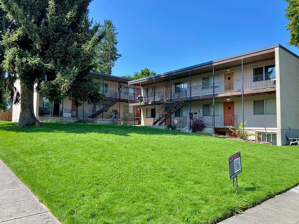 1023 & 1025 E Coeur D Alene Ave