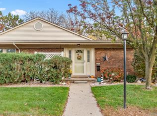 22445 Kinyon St, Taylor, MI 48180