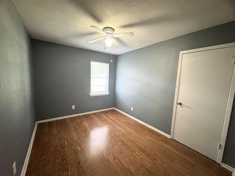 801 Park Plaza Dr — Photo 18