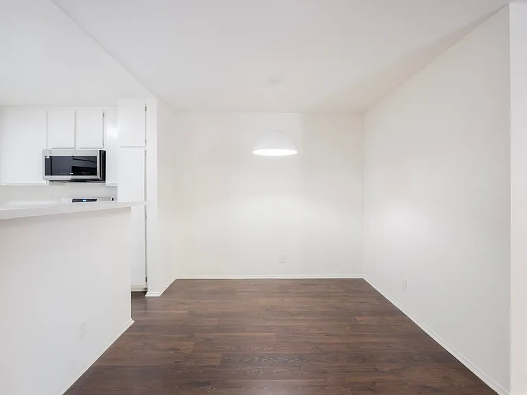 2123 Rodney Dr — Photo 20