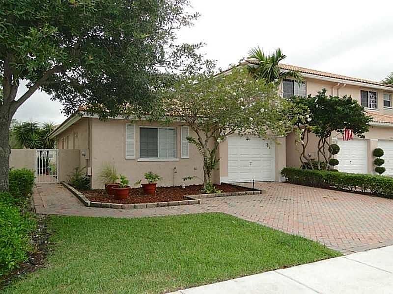 1st image of 4025 NW 91st Ter