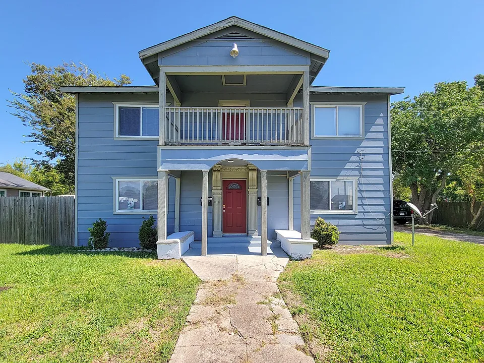 711 Avenue A #2