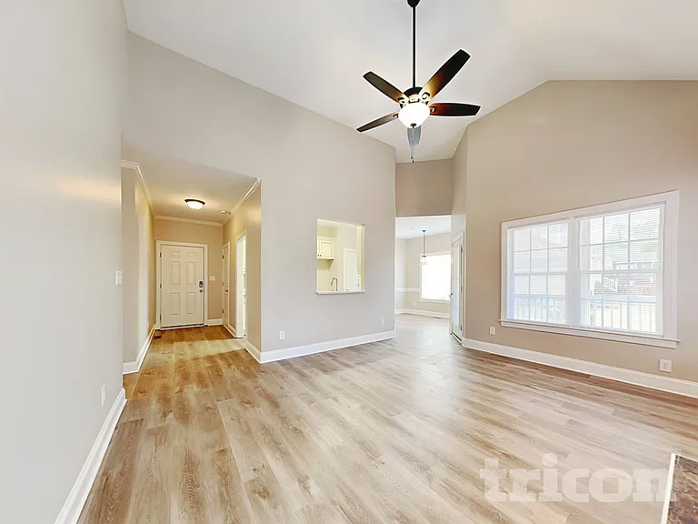 117 Cambridge Dr — Photo 3