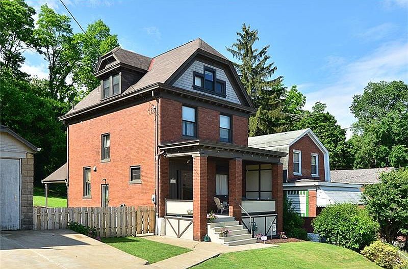 1st image of 209 W Woodford Ave